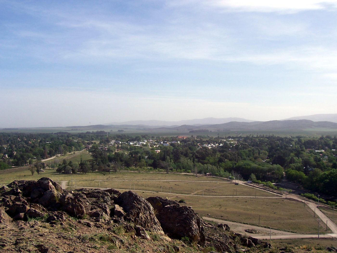 Vista de la sierra y el valle en Sierra de la Ventana